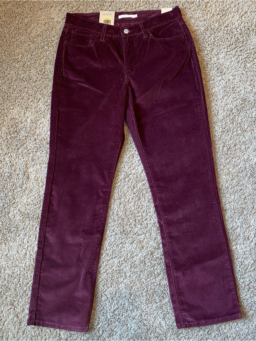 Levi Strauss Women's Burgundy Corduroy Classic Straight Pants Size 8 W29 L30 New